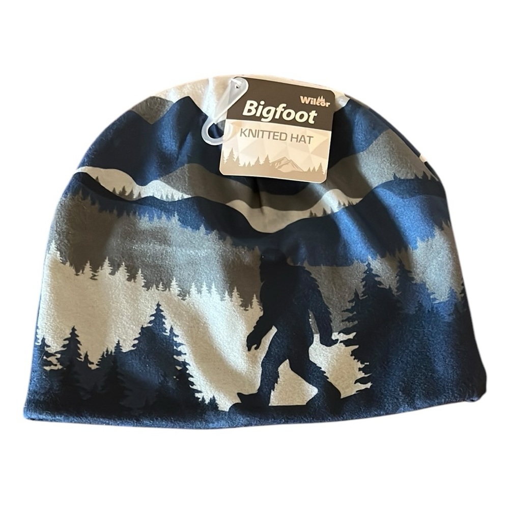 NWT Wild Bigfoot Knitted Hat in Blue and Gray